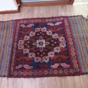 Persian Style Carpet - 146 x 87cm (second hand)