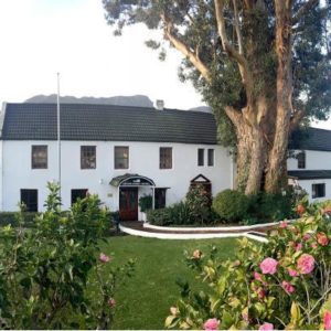 2 nights for 2 including breakfast - Houw Hoek Hotel