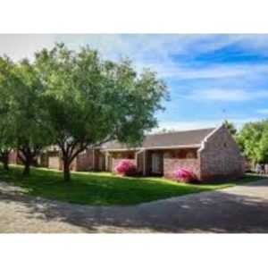 2 nights for family of 4 (bed only) OR 2 nights for 2 including breakfast - Oudtshoorn