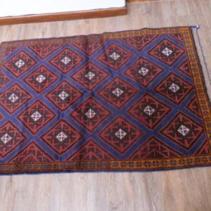 Persian Style Rug (Second Hand) - 1.4 x 880