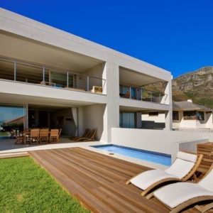 2 nights for 10 - Camps Bay